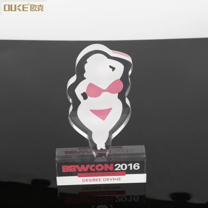 China Suppliers Unique Clear Acrylic Trophy