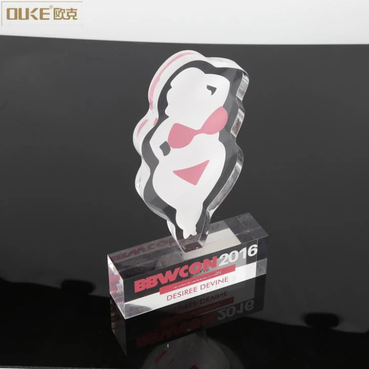 China Suppliers Unique Clear Acrylic Trophy