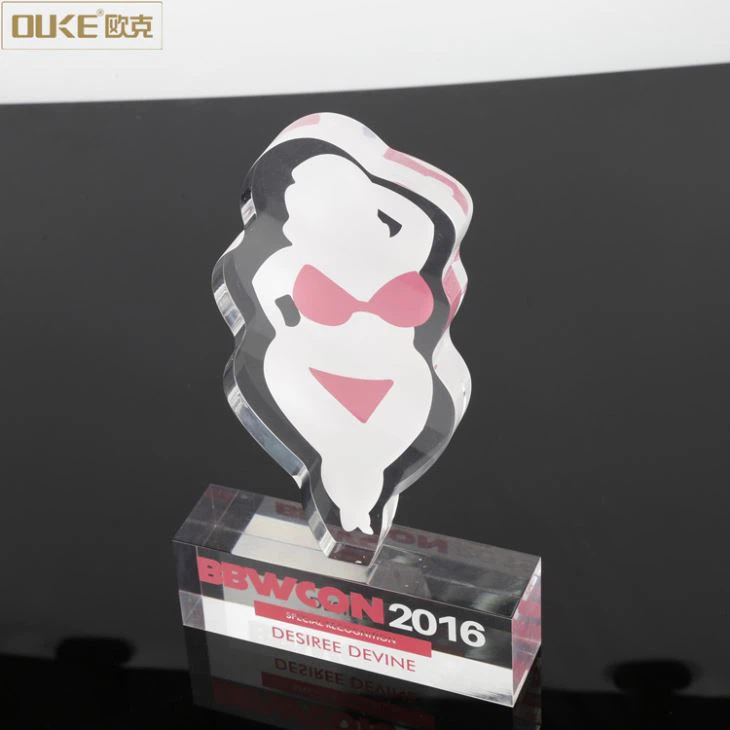 China Suppliers Unique Clear Acrylic Trophy