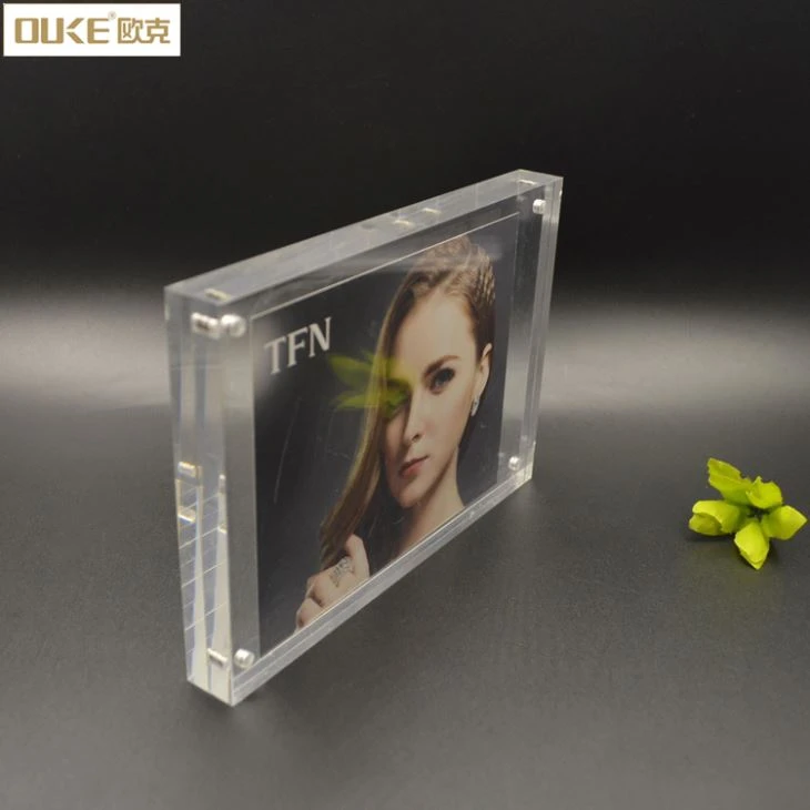 Simple Cheap Acrylic Photo Frames